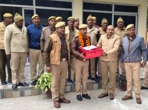 रायबरेली01जनवरी25*कोतवाली प्रभारी ने प्रशस्ति पत्र देकर होमगार्ड को किया सम्मानित