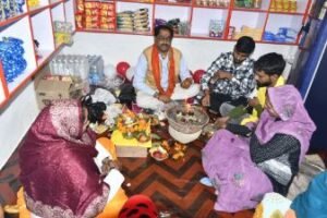 रायबरेली01जनवरी25*नव वर्ष पर हवन पूजन के साथ हुआ राहुल बेकरी का उद्घाटन