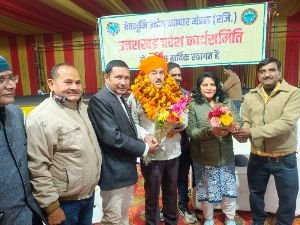 हल्द्वानी02जनवरी25*हुकम सिंह कुंवर सातवीं बार देवभूमि उद्योग व्यापार मंडल प्रदेश अध्यक्ष चुने गए,