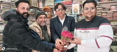 पंजाब03जनवरी25*लॉटरी निकलने पर पत्रकार बंधुओं ने राघव नागपाल को दी बधाई