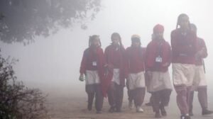 वाराणसी03जनवरी25*भीषण ठंड को देखते हुए कक्षा 9 से 12 तक की कक्षाओं के समय में बदलाव