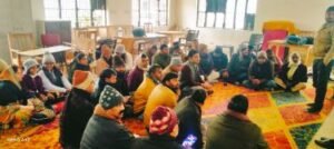 सुल्तानपुर04जनवरी25*एंटी करप्शन टीम के खिलाफ लेखपाल धरने पर*