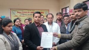 लखनऊ05जनवरी25*लेखपालों का विरोध प्रदर्शन का धरना जारी*