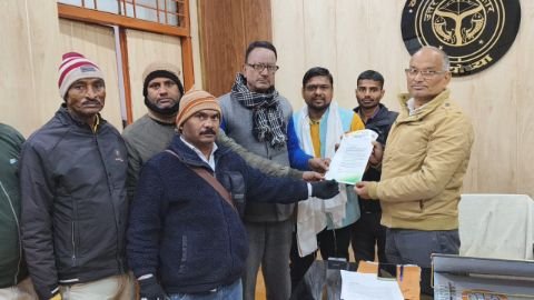 अयोध्या07जनवरी25*प्रधानमंत्री को सिटी मजिस्ट्रेट राजेश मिश्रा के माध्यम से सौंपा गया ज्ञापन अयोध्या07जनवरी25*प्रधानमंत्री को सिटी मजिस्ट्रेट राजेश मिश्रा के माध्यम से सौंपा गया ज्ञापन