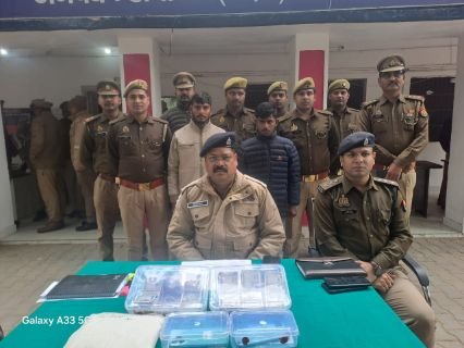 अयोध्या07जनवरी25*4,30,000/- रुपए की लूट का 18 घंटे के अन्दर पुलिस ने किया सफल अनावरण