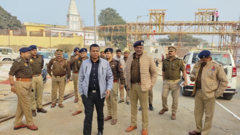 अयोध्या09जनवरी25*वार्षिक उत्सव की तैयारी का जायजा लेने राम जन्मभूमि परिसर पहुंचे आईजी जोन