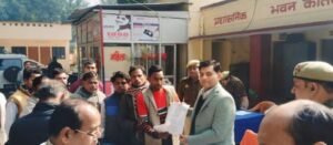 रायबरेली11जनवरी25*सड़क पर जल भराव से आवागमन बाधित फैल सकती हैं गंभीर बीमारियां