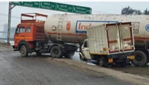 कानपुर नगर12जनवरी25*नेशनल हाईवे 2 पर चकरपुर मंडी के पास गैस टैंकर और पिकअप में हुई भिड़ंत*।