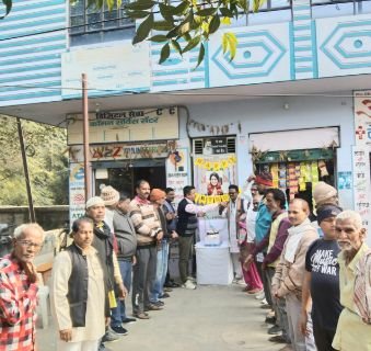 मुगलसराय12जनवरी25*श्रीमती प्रियंका गांधी जी का जन्मदिन केक काँटकर व मिठाई खिलाकर हर्षोल्लास के साथ मनाया। मुगलसराय12जनवरी25*श्रीमती प्रियंका गांधी जी का जन्मदिन केक काँटकर व मिठाई खिलाकर हर्षोल्लास के साथ मनाया।