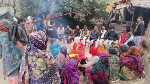 रायबरेली15जनवरी25*दलित युवक की दबंगों ने की हत्या पीड़ित के घर पहुंच कर विधायक ने की शोक संवेदना व्यक्त रायबरेली15जनवरी25*दलित युवक की दबंगों ने की हत्या पीड़ित के घर पहुंच कर विधायक ने की शोक संवेदना व्यक्त