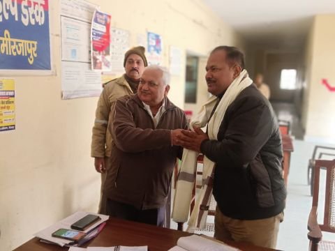 मिर्जापुर:15 जनवरी 25 *थाना प्रभारी के साथ सर्राफा व्यापारियों की बैठक* मिर्जापुर:15 जनवरी 25 *थाना प्रभारी के साथ सर्राफा व्यापारियों की बैठक*