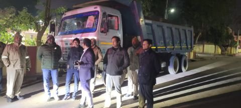 मिर्जापुर:18 जनवरी 25 *अवैध खनन पर छापेमारी से हड़कंप*