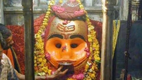 उज्जैन25जनवरी25*बाबा काल भैरव के दरबार में लागू नहीं होगी शराबबंदी, प्रसाद के रूप में चढ़ती रहेगी मदिरा* उज्जैन25जनवरी25*बाबा काल भैरव के दरबार में लागू नहीं होगी शराबबंदी, प्रसाद के रूप में चढ़ती रहेगी मदिरा*