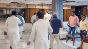 नई दिल्ली24जनवरी25*संयुक्त संसदीय समिति की बैठक में सांसद इमरान मसूद समेत दस निलंबित*