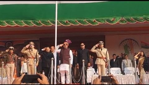 पूर्णिया बिहार26जनवरी25* पनोरमा पब्लिक स्कूल में पनोरमा ग्रुप के चैयरमेन संजीव मिश्रा ने किया झंडोत्तोलन*।