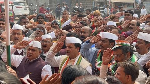 पूर्णिया बिहार27जनवरी25* विधायक विजय खेमका ने झंडोत्तोलन कर‌ तिरंगे को दी‌ सलामी।