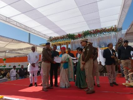 मैहर27जनवरी25*कोतवाली थाना प्रभारी श्री अनिमेष द्विवेदी, सम्मानित किए गए।