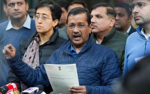 दिल्ली28जनवरी25*यमुना के पानी पर हो रही सियासत के बीच चुनाव आयोग ने पूर्व मुख्यमंत्री को पत्र लिखा है.