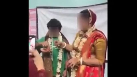 नांदिया30जनवरी25*जोड़ा पहनकर आईं टीचर, छात्र से भरवा ली मांग; भरी क्लास में किया ऐसा काम