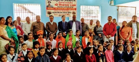 पूर्णिया बिहार 3 फरवरी जिला शिक्षा पदाधिकारी शिव नाथ को को सेवा निमृत पर बिदाई समारोह। पूर्णिया बिहार 3 फरवरी जिला शिक्षा पदाधिकारी शिव नाथ को को सेवा निमृत पर बिदाई समारोह।