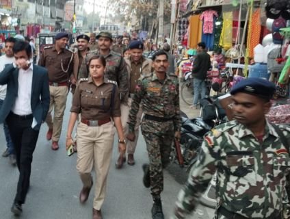 समस्तीपुर03फरवरी25*‼️सरस्वती पूजा को लेकर रोसड़ा में अनुमंडल प्रशासन ने निकाला फ्लैग मार्च।‼️*