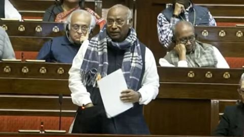 दिल्ली03फरवरी25*तेरे बाप का..', राज्यसभा में बीजेपी सांसद पर गुस्सा गए मल्लिकार्जुन खरगे, मचा हंगामा