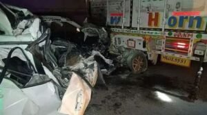 सहारनपुर05फरवरी25*दिल्ली-सहारनपुर हाईवे पर दर्दनाक हादसा, खड़े,ट्रक से टकराई कार; तीन युवकों की मौत।