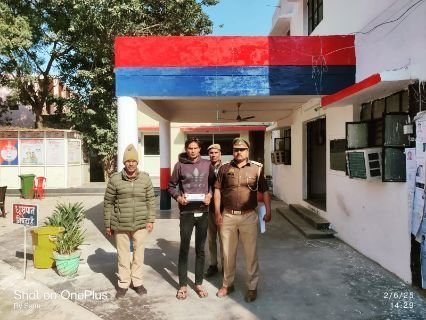 मथुरा06फरवरी25* एटीएम बदलकर रुपये निकालने वाले एक वांछित अभियुक्त को किया गिरफ्तार