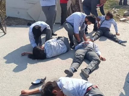 मुरादाबाद07फरवरी25*बोलेनो कार सवार 5 छात्रों ने सड़क पर 5 छात्राओ को बुरी तरह से कुचल दिया