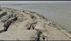 भागलपुर09फरवरी25*जहांगीरपुर बैसी में कटाव होने से लोग दहशत में*