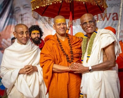 प्रयागराज11फरवरी25*ऐतिहासिक महाकुंभ में ऐसा पहली बार हुआ: अखाड़े ने बनाया श्रील प्रभुपाद को विश्व गुरु*