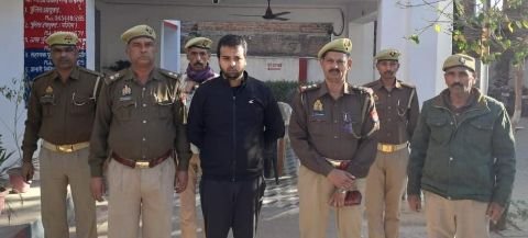 कानपुर नगर14फरवरी25*पुलिस की बड़ी कार्रवाई फरार अभियुक्त बोनी ठाकुर को जेल भेजा