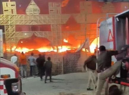 प्रयागराज15फरवरी25*महाकुंभ में फिर लगी आग, कई टेंट जले:* प्रयागराज15फरवरी25*महाकुंभ में फिर लगी आग, कई टेंट जले:*