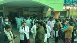 लखनऊ15फरवरी25*रानी लक्ष्मी बाई अस्पताल की एमरजेंसी में तैनात डाक्टर से मारपीट, लखनऊ15फरवरी25*रानी लक्ष्मी बाई अस्पताल की एमरजेंसी में तैनात डाक्टर से मारपीट,