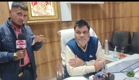 मथुरा17फरवरी25* जिला चिकित्सालय तैयार सीएमएम डॉ मुकंद बंसल से खास बातचीत