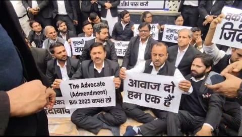दिल्ली21फरवरी25*वकील संशोधन अधिनियम 2025 का विरोध क्यों जरूरी है?*