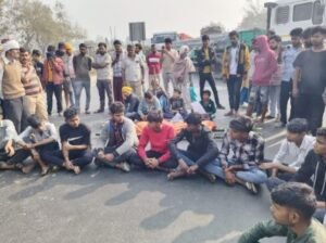 सासाराम21फरवरी25*मैट्रिक परीक्षा नकल नहीं कराने पर छात्र की गोली मारकर हत्या, एक छात्र की हालत गंभीर*