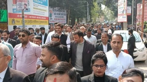 मुजफ्फरनगर21फरवरी25*अधिवक्ता संशोधन बिल के विरोध में कचहरी में वकीलों ने निकाली रैली