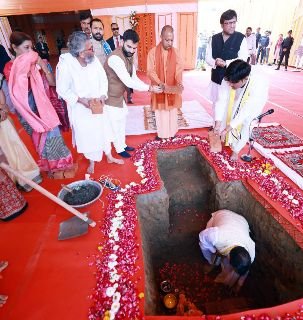 लखीमपुर22फरवरी25*मुख्यमंत्री ने शिव मंदिर कॉरिडोर एवं 373 लोक-कल्याणकारी परियोजनाओं का लोकार्पण एवम शिलान्यास किया।