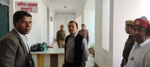 कानपुर देहात22फरवरी25*जिलाधिकारी ने कलेक्ट्रेट के विभिन्न कार्यालयों का किया निरीक्षण, दिए निर्देश*