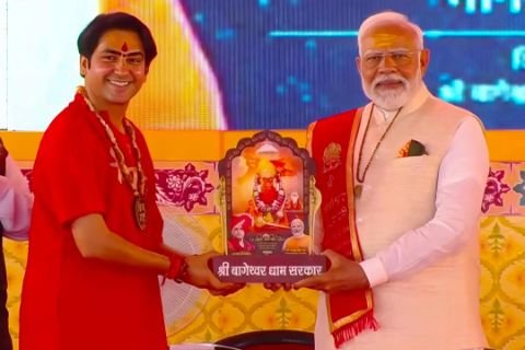 छतरपुर23फरवरी25*प्रधानमंत्री नरेंद्र मोदी मध्य प्रदेश के दौरे पर हैं. वे रविवार को छतरपुर पहुंचे छतरपुर23फरवरी25*प्रधानमंत्री नरेंद्र मोदी मध्य प्रदेश के दौरे पर हैं. वे रविवार को छतरपुर पहुंचे