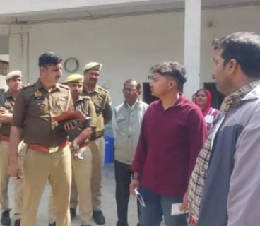 बुलन्दशहर24फरवरी25*ब्यायफ्रेंड संग रह रही पत्नी की ब्यायफ्रेंड सहित गोली मारकर हत्या।