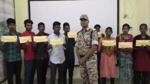 बीजापुर25फरवरी25*23 लाख रुपए के ईनामी 4 माओवादी सहित कुल 9 माओवादियों ने पुलिस के समक्ष आत्मसमर्पण किया.