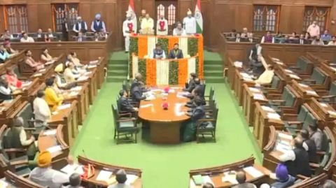 नई दिल्ली25फरवरी25*एलजी के अभिभाषण के बीच AAP विधायकों का हंगामा नई दिल्ली25फरवरी25*एलजी के अभिभाषण के बीच AAP विधायकों का हंगामा