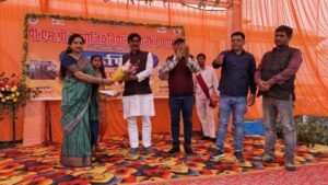 मिर्जापुर 25फरवरी 25 *कान्वेंट स्कूल के बच्चो से भी सुंदर कार्यक्रम*