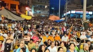 वाराणसी27फरवरी25*एक पखवारे बाद दशाश्वमेध घाट पर गूंजा घंट-डमरूनाद और शंखनाद