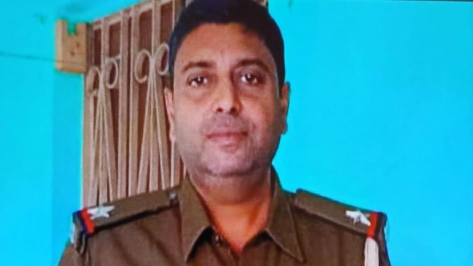 अररिया13मार्च25*बिहार में ASI की पीट- पीटकर हत्या, अररिया में क्रिमिनल को पकड़ने गई पुलिस पर ग्रामीणों ने किया अटैक,*