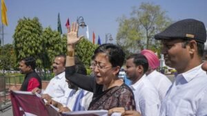 नई दिल्ली24मार्च25*विधानसभा स्पीकर के फैसले पर हंगामा,आप के विधायकों ने किया वॉकआउट*