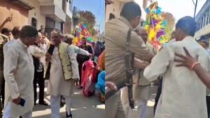 आगरा25मार्च25*शव यात्रा में भिड़े भाजपा विधायक और भाजपा के पूर्व मंत्री, दोनों में हुई हाथापाई*