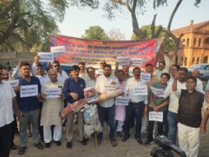 प्रयागराज27मार्च25*हिंदुआ सूर्य महाराणा संग्राम सिंह के विरुद्ध संसद में दी गई अमर्यादित टिप्पणी के विरोध में प्रदर्शन